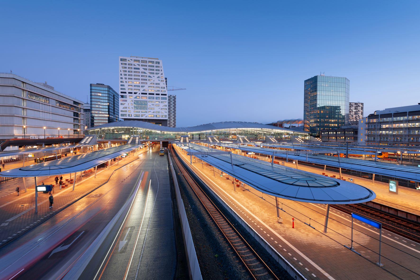 61aa36e948a2d62a483fc33f_Utrecht - schaalsprong - ov - openbaar vervoer - metro - wiel met spaken