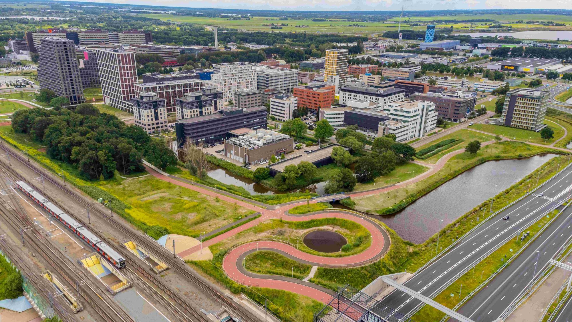 63ad7e50b7c875ee74491479_amstelIII-101