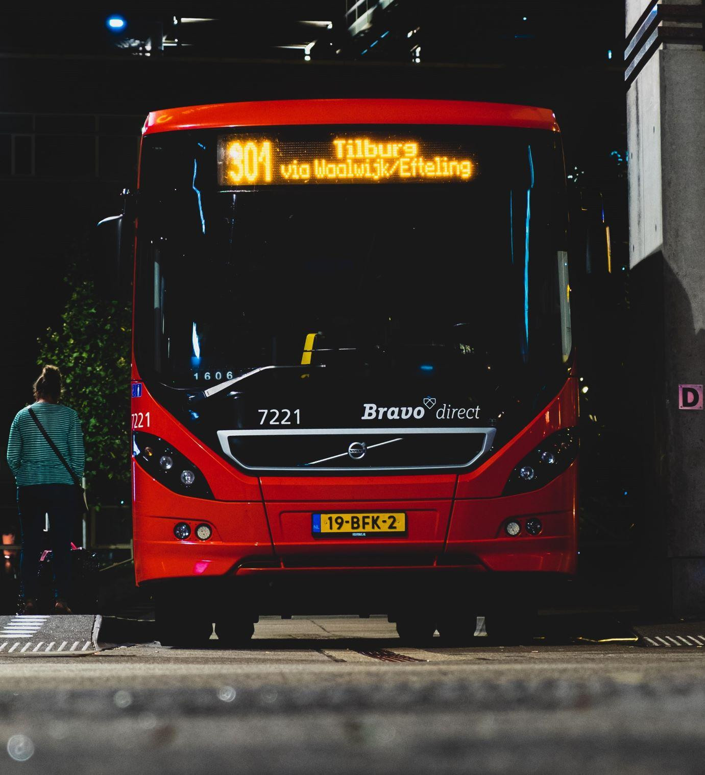62ff4fb759effda1bc8f8313_bus tilburg