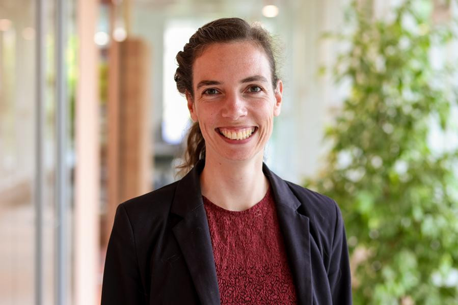 695b98b7a38586845555a426_Karen-v-Vianen