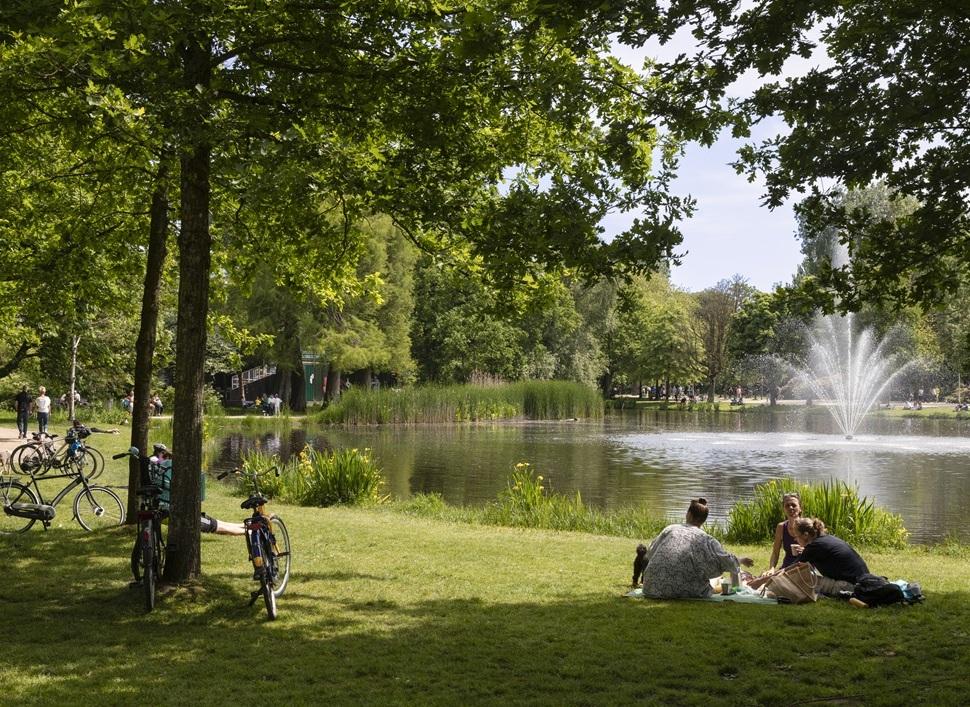 6a1d47302268a81ee23e2b5a_vondelpark-raquel